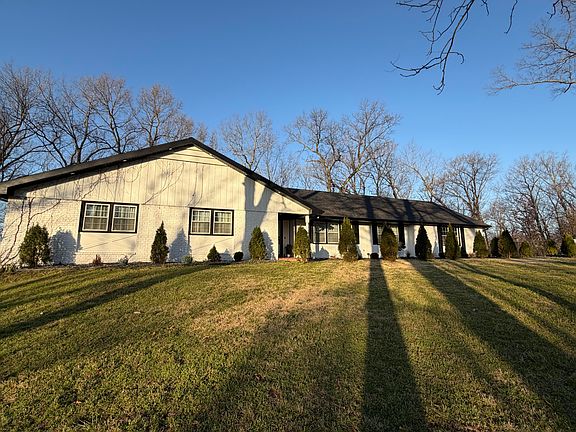 2nd image of 2352 S Valley View Lane