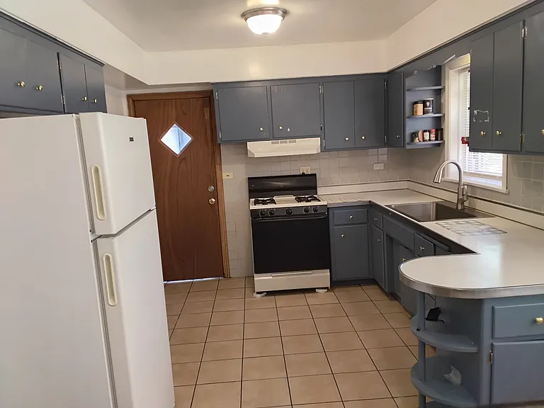 5452 N Central Ave #1 — Photo 6