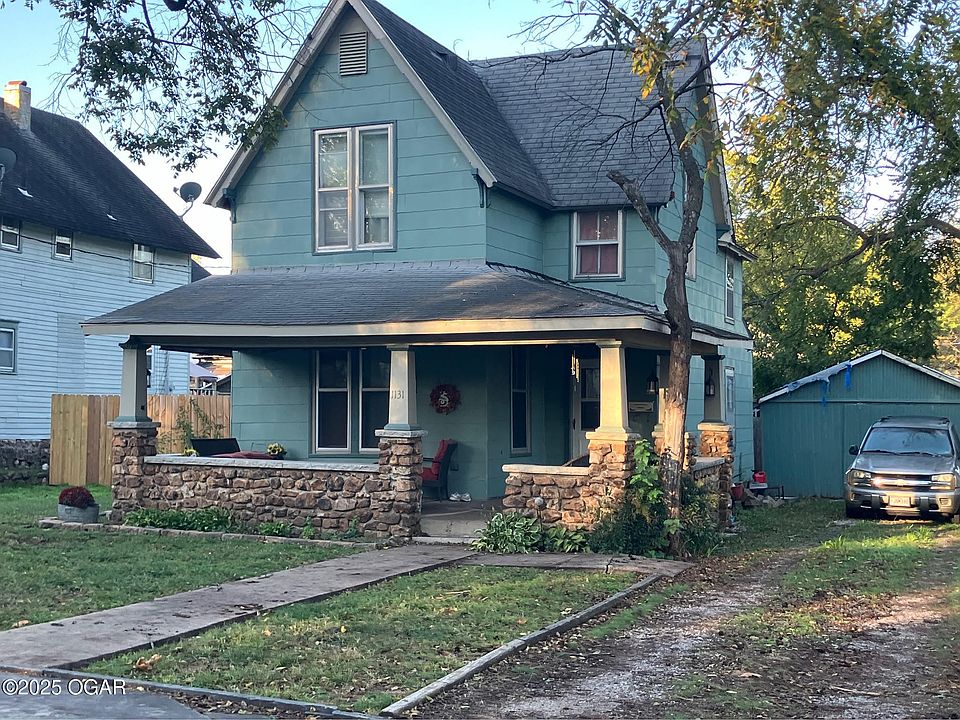 2nd image of 1131 Lyon St