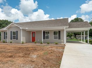 109 Village Dr, Sheffield, AL 35660