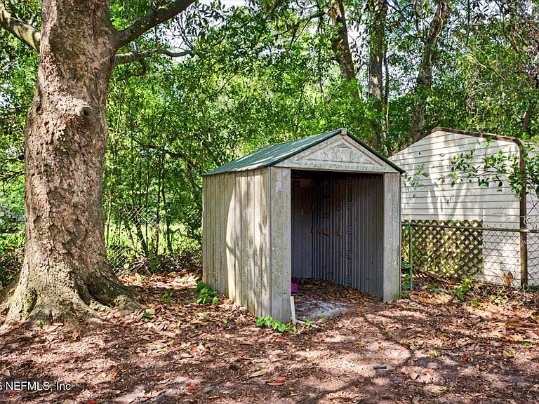 7010 Arques Rd — Photo 8