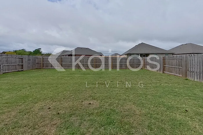 301 Saint James Pl — Photo 22
