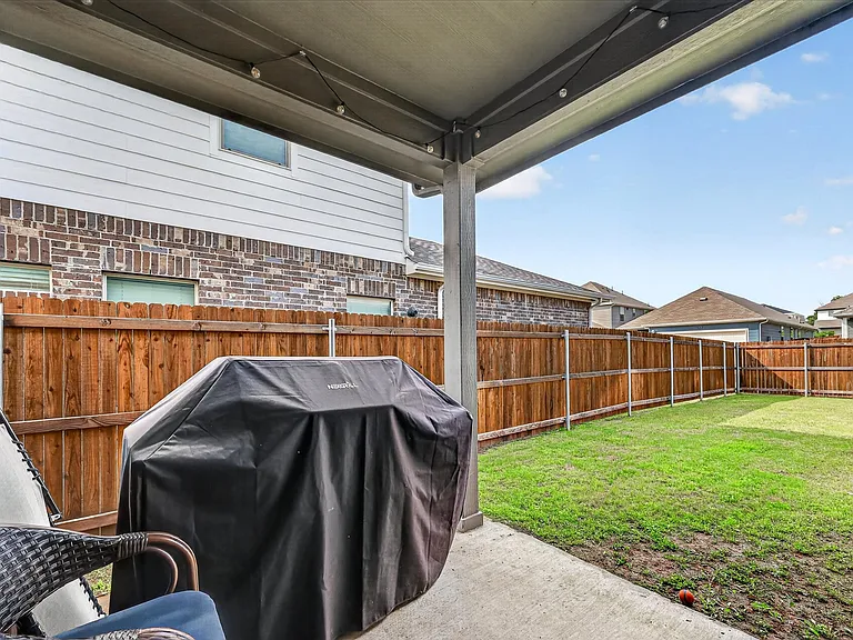 120 Monarch Way — Photo 32
