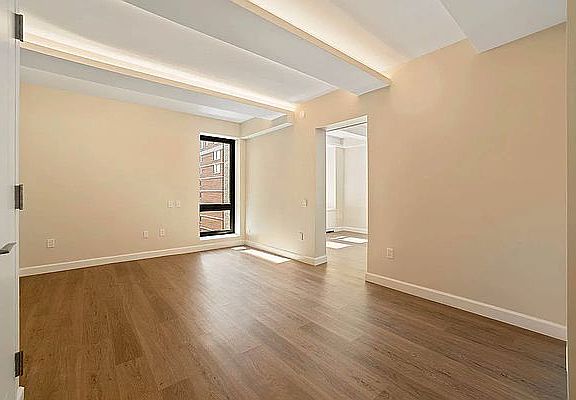 4th image of 240 W 73rd St #13H