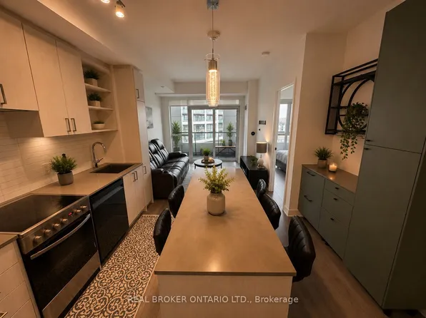 50 George Butchart Dr #608, Toronto, ON M3K 0C9