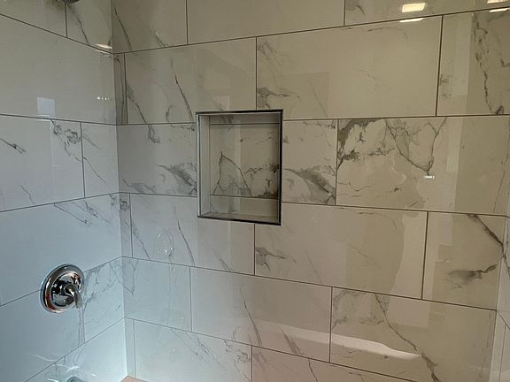 5th image of 2408 10th Ave E APT B