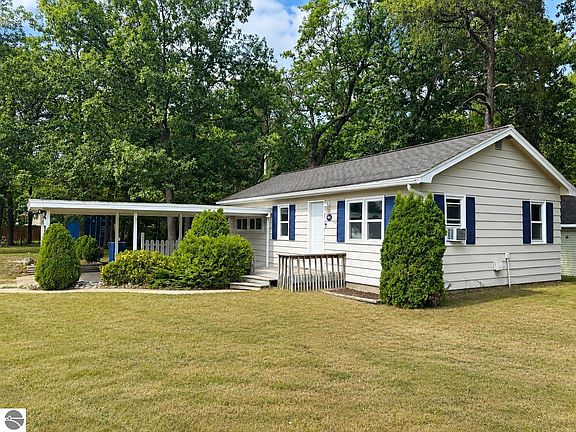 2nd image of 885 Parsons Rd