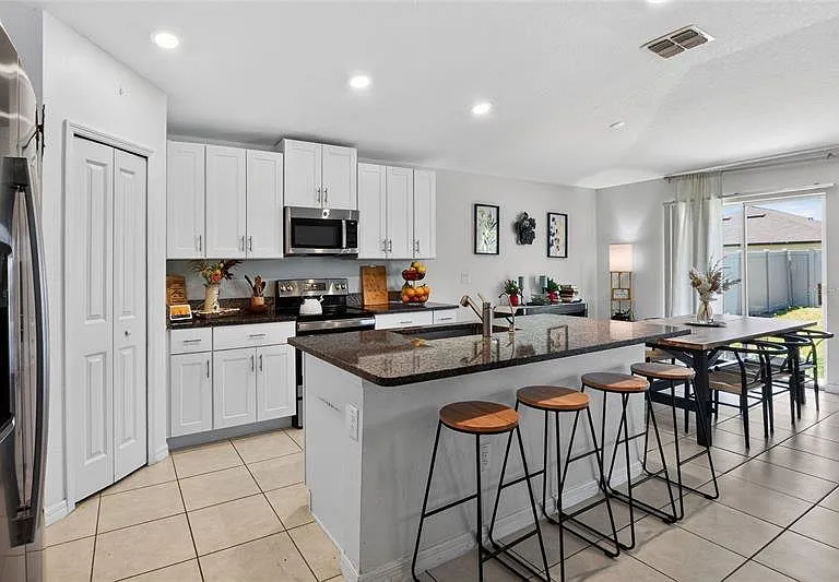 3603 Natural Trace St — Photo 9
