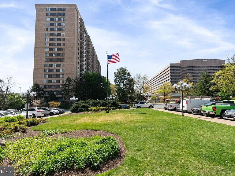 3705 S George Mason Dr #2202S — Photo 1