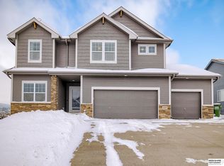 10734 Laramie St, Papillion, NE 68046