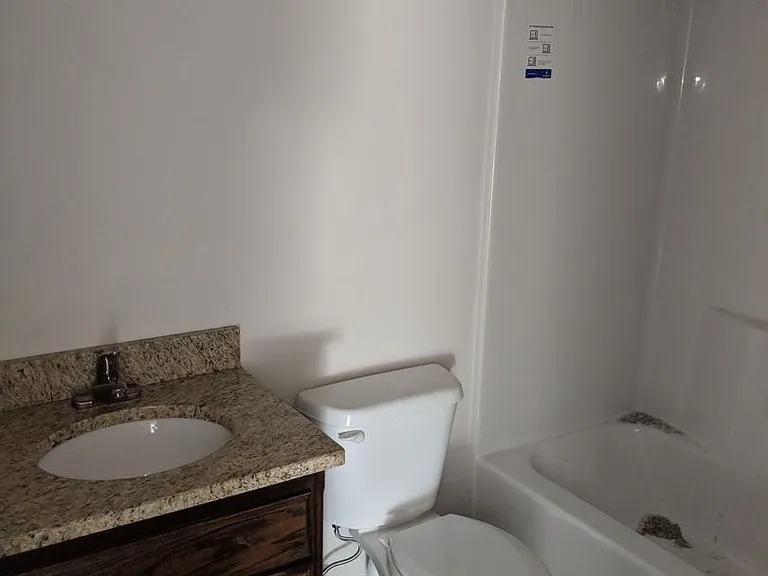 32 W Center St — Photo 3