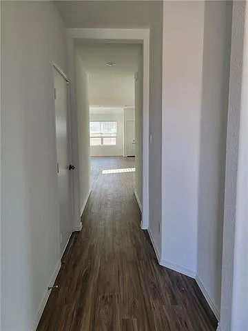 3 bed, 1642 sqft, $2,099 — Photo 4