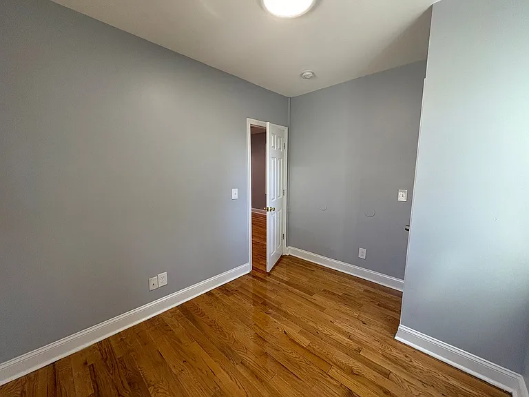 1224 Monroe Ave — Photo 12