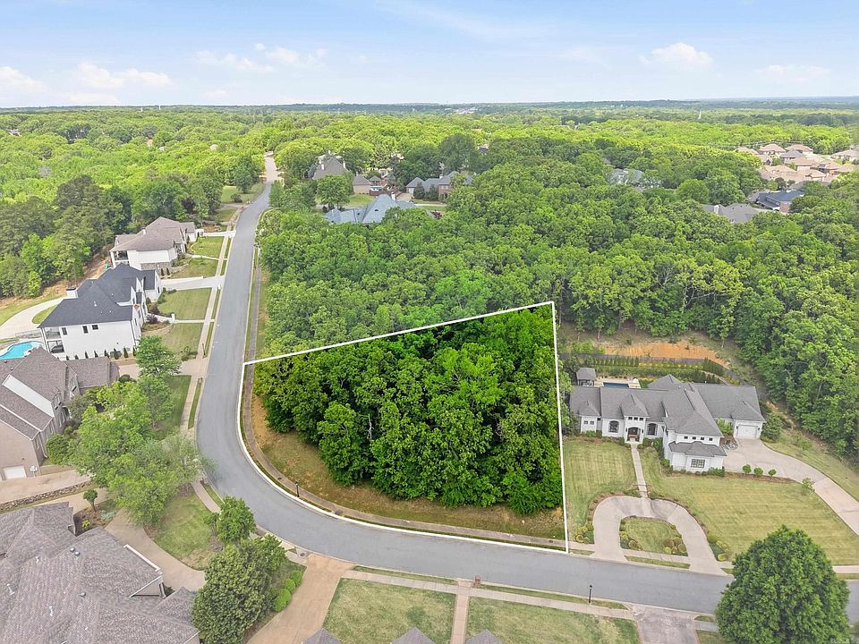 1st image of 26 Chimney Rock Dr