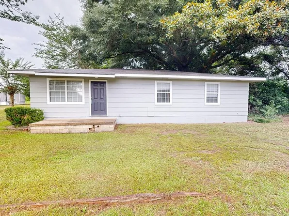 806 County Road 23, Skipperville, AL 36374