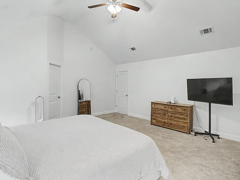 906 Rachel Ln — Photo 24