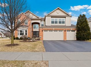 5961 Chatham Dr, Hoffman Estates, IL 60192