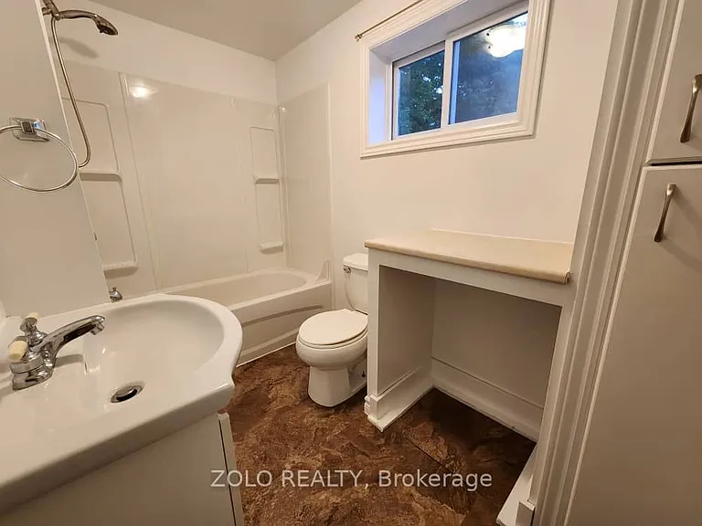 26 Allen Ave — Photo 4