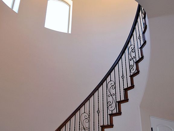 4th image of 2516 Villa Doro Way NW