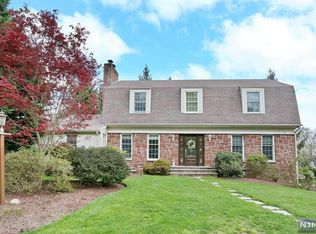 57 Braemar Dr, Park Ridge, NJ 07656