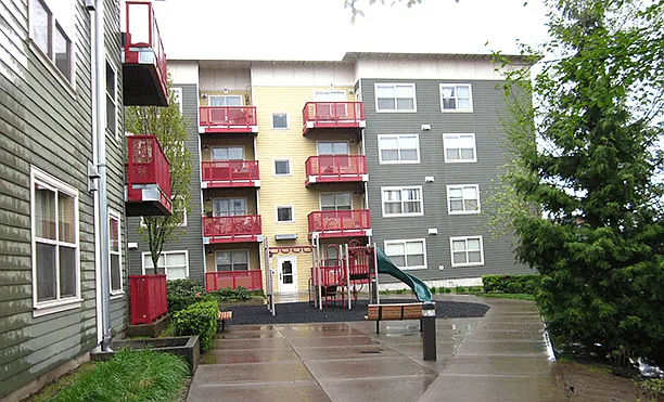 Esperanza Court — Photo 4