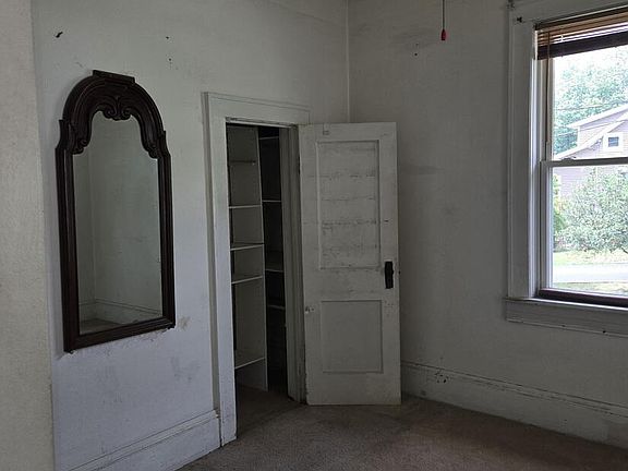 5th image of 2303 King St NE