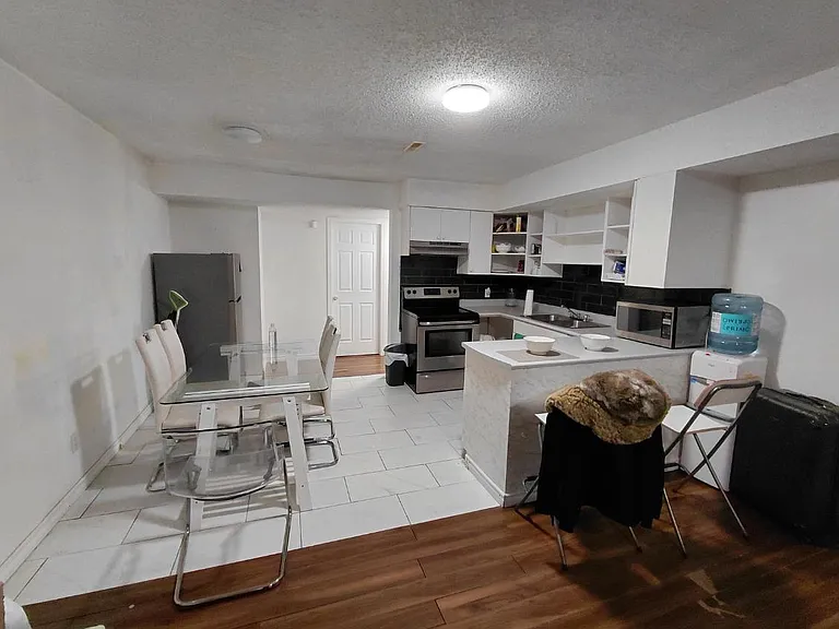 232 B Hart St #B — Photo 2