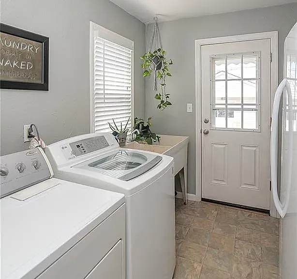 1008 Dartmoor Ave — Photo 19