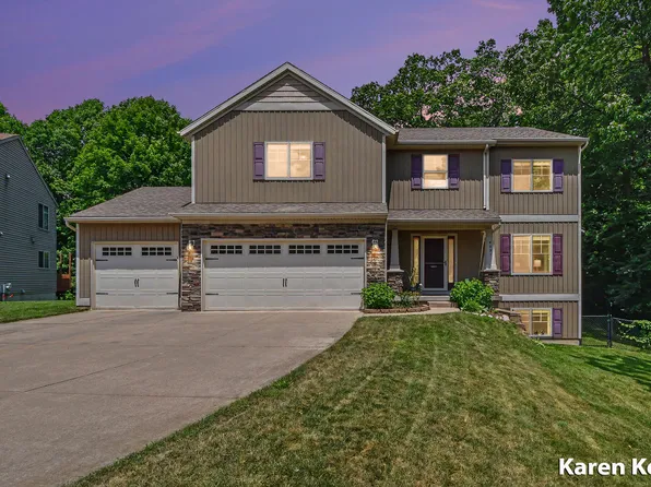 4521 Burton Forest Ct SE, Grand Rapids, MI 49546