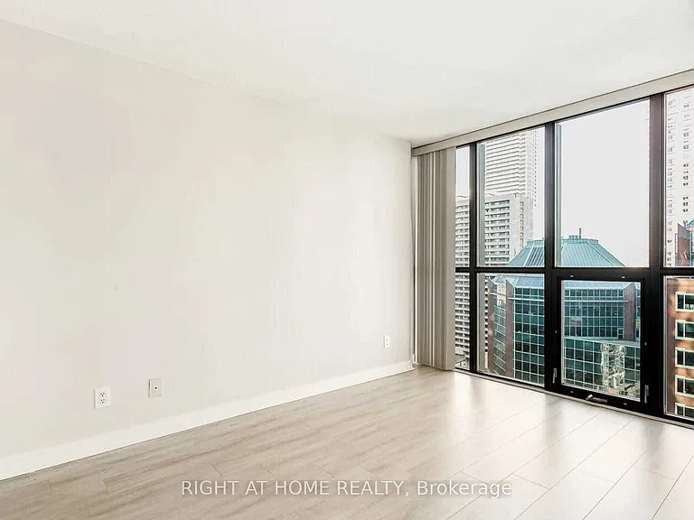 110 Charles St E #1702 — Photo 14