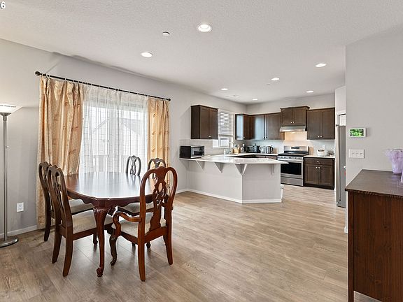 5th image of 9465 N Alder St