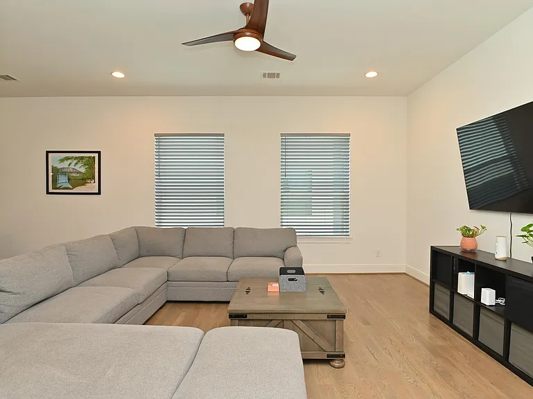 1117 W 16th St #C — Photo 31