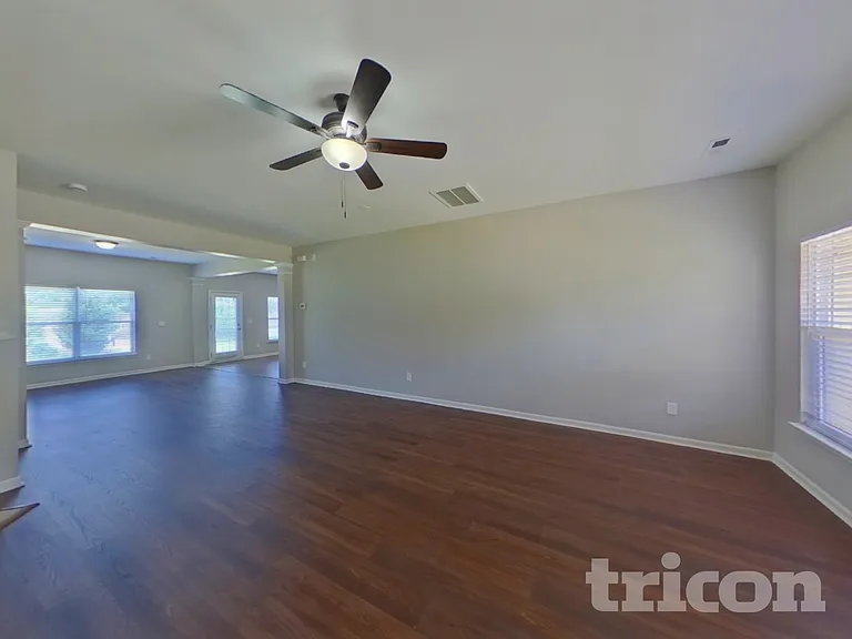 1522 Ladora Dr — Photo 5