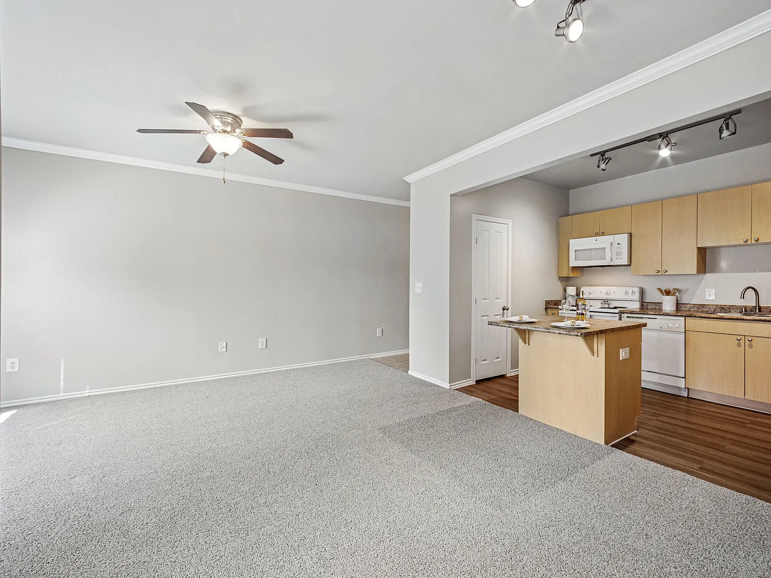 The Residences Of Holland Lake — Photo 4