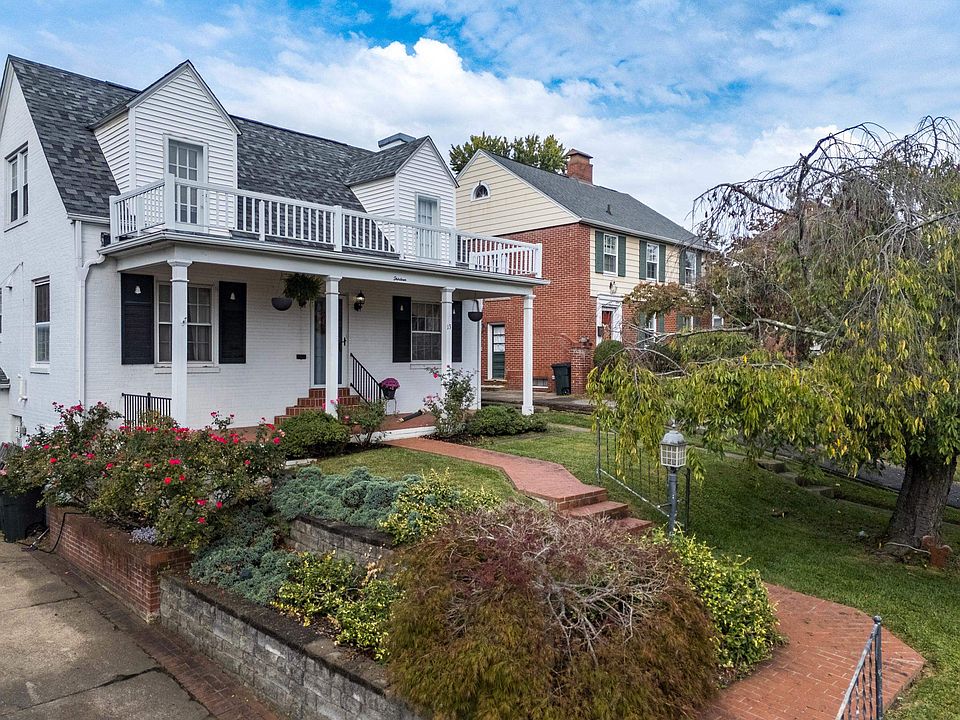 1st image of 13 Fairfax Dr