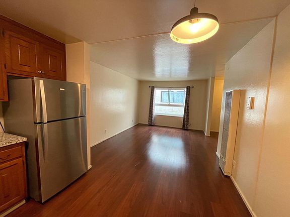 5th image of 655 Sylvan St #4