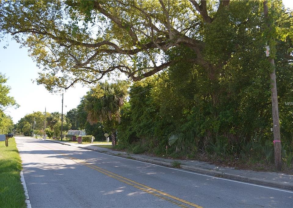 2nd image of 2212 Southwest Rd