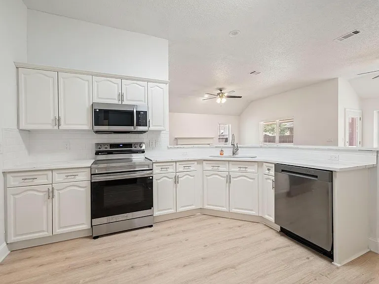 11000 Trestles Rd — Photo 4