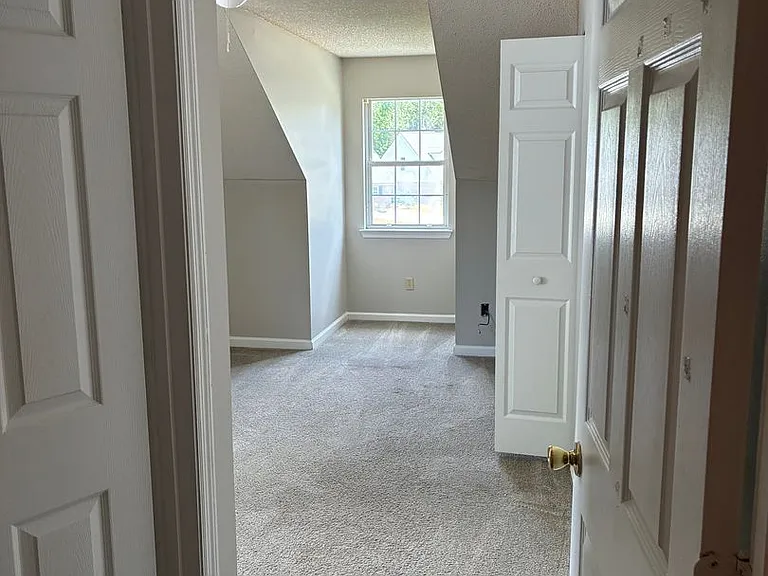 223 Madison Ave — Photo 18