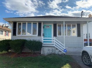 80 Manomet St, Providence, RI 02909