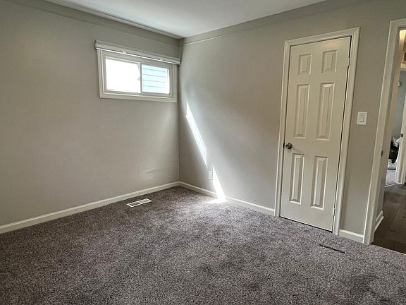 5th image of 321 W Rowland Ave