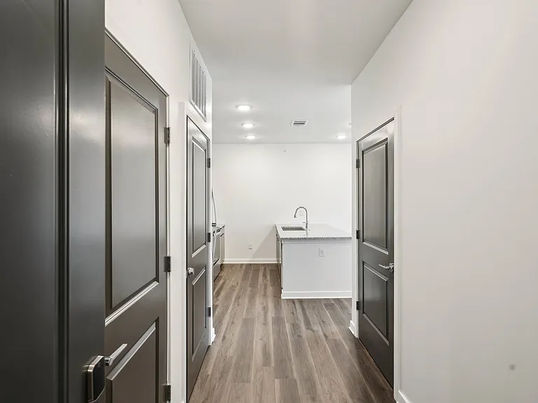 The Pullman Luxury Apartments — Photo 99