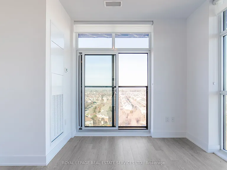460 Dundas St E #1205 — Photo 17