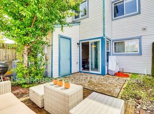 749 Quesnel Dr #1, Virginia Beach, VA 23454