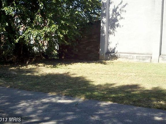 4th image of 1000 N Warwick Ave