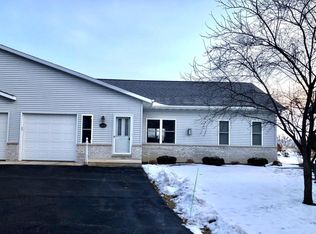 1019 Edgewater Rd, Fort Atkinson, WI 53538