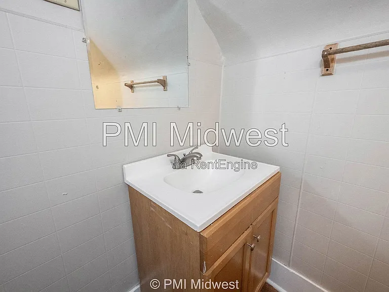 831 S Webster St — Photo 18