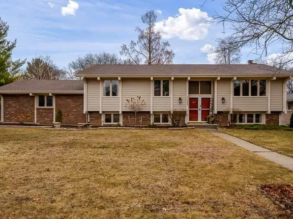 3087 Cheroakwood Ln, Rockford, IL 61114