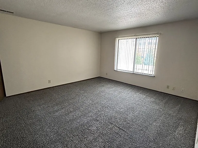 3729 W 9th Street — Photo 16