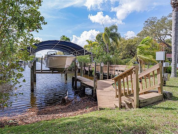 5th image of 3027 Golf View Dr